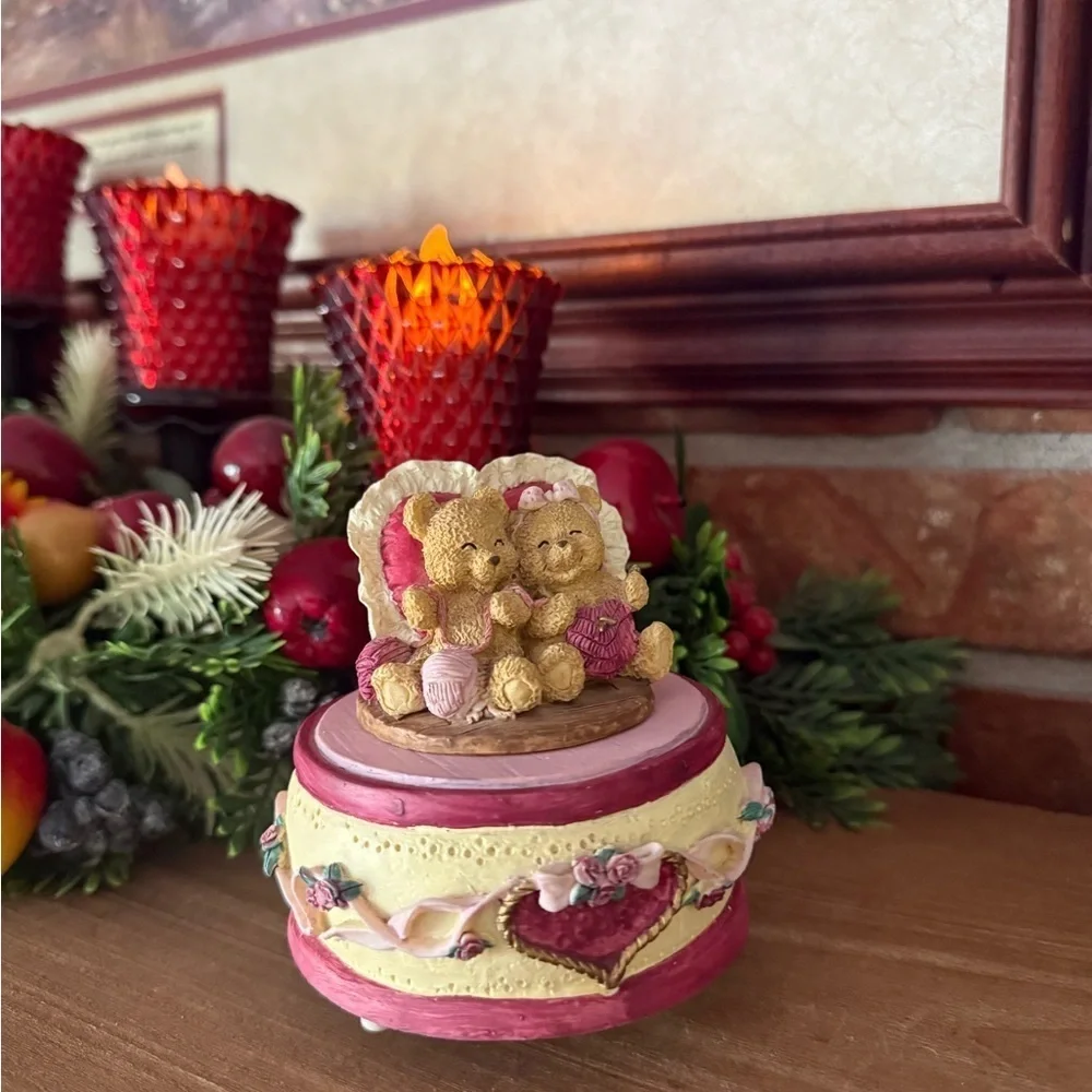 Vintage Bears & Friends Gold Collection Charming Musical Love Bear Figurine